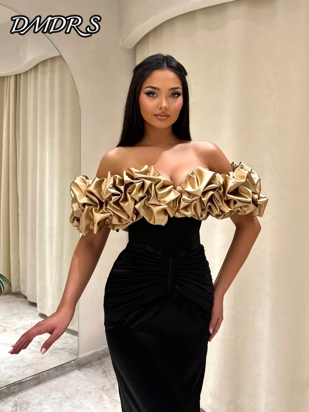 Elegant Off-shoulder Evening Dress Charming Short-sleeved Satin Party Gown Classic A-Line Floor-Length Party Dresses فساتين سهرة
Elegant Off-shoulder Evening Dress Charming Short-sleeved Satin Party Gown Classic A-Line Floor-Length Party Dresses فساتين سهرة