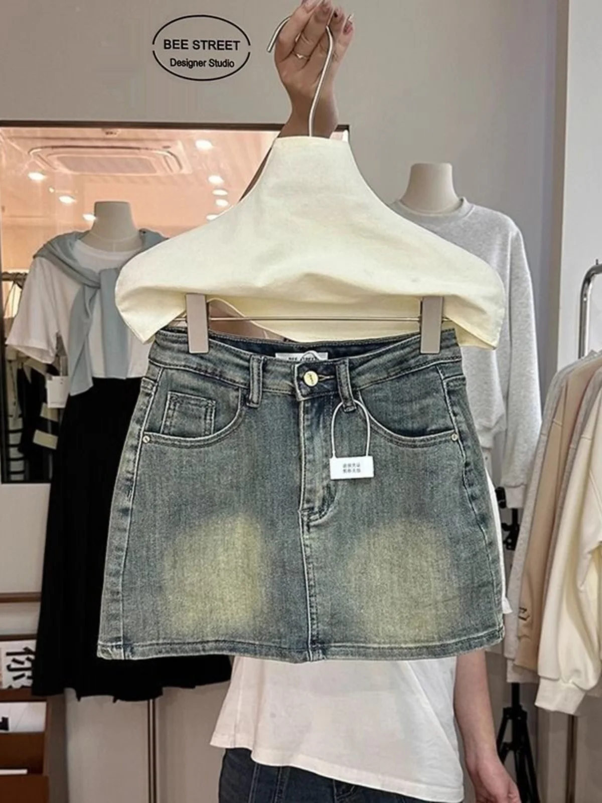 American Retro Denim Skirt Women's High Waist Slimming A-Line ort Skirt Anti-Light Sexy Girl Cotton Polyester Blend
American Retro Denim Skirt Women's High Waist Slimming A-Line ort Skirt Anti-Light Sexy Girl Cotton Polyester Blend