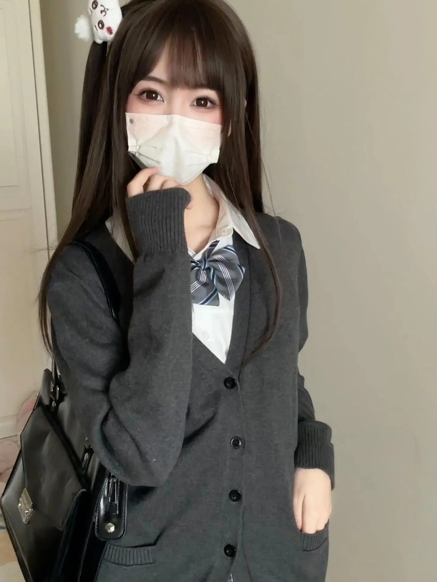 Свободный длинный вязаный свитер JK orm, женский кардиган на пуговицах с V-образным вырезом, верхняя одежда, универсальный цвет, для поездок на работу, Sle
Свободный длинный вязаный свитер JK orm, женский кардиган на пуговицах с V-образным вырезом, верхняя одежда, универсальный цвет, для поездок на работу, Sle