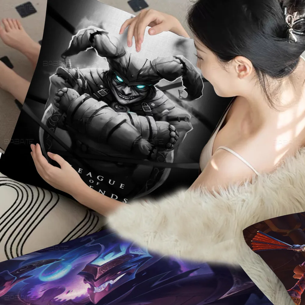 League Of Legends Demon Jester Shaco Maple Design Cushion Cover Happy Autumn Harvest Decor Holiday Decorati Pillow Cover
League Of Legends Demon Jester Shaco Maple Design Cushion Cover Happy Autumn Harvest Decor Holiday Decorati Pillow Cover