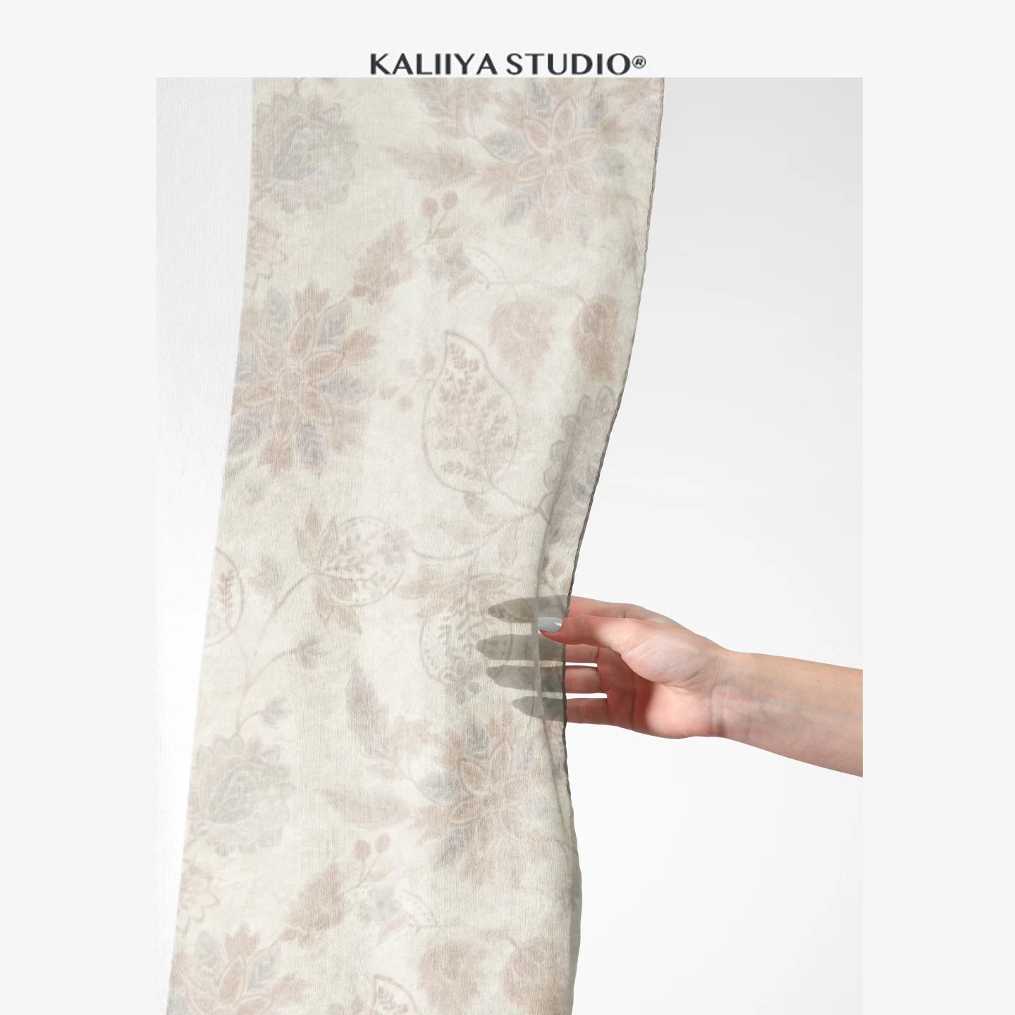 KALIIYA Original Light Color Angle Silk 8 Momme Asymmetrical Long Scarf Real Silk Shirt Scarf Geometric Pattern Women
KALIIYA Original Light Color Angle Silk 8 Momme Asymmetrical Long Scarf Real Silk Shirt Scarf Geometric Pattern Women