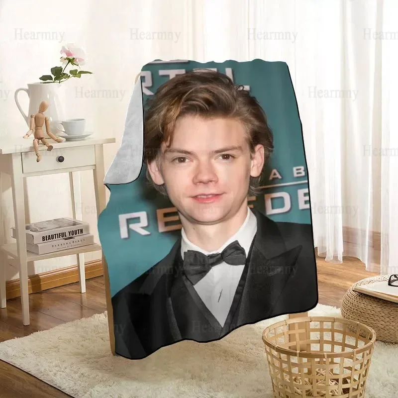 Индивидуальное одеяло Thomas Sangster, персонализированное одеяло на диван/кровать/автомобиль, портативное 3D одеяло для детей, домашний текстиль, ткань 0318
Индивидуальное одеяло Thomas Sangster, персонализированное одеяло на диван/кровать/автомобиль, портативное 3D одеяло для детей, домашний текстиль, ткань 0318