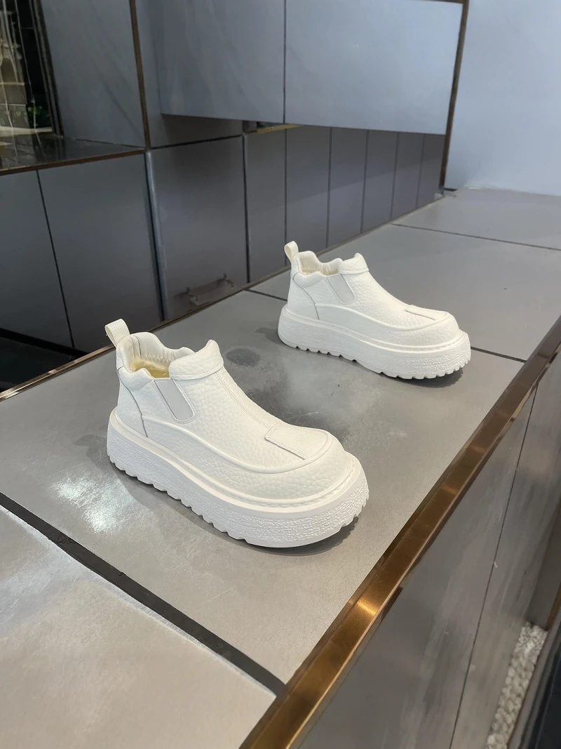 High-Top Men's Boots Winter Anti-Slip Thick Bottom Casual Versatile High-End Sensation White Leather Sports Heightening Large...
High-Top Men's Boots Winter Anti-Slip Thick Bottom Casual Versatile High-End Sensation White Leather Sports Heightening Large...