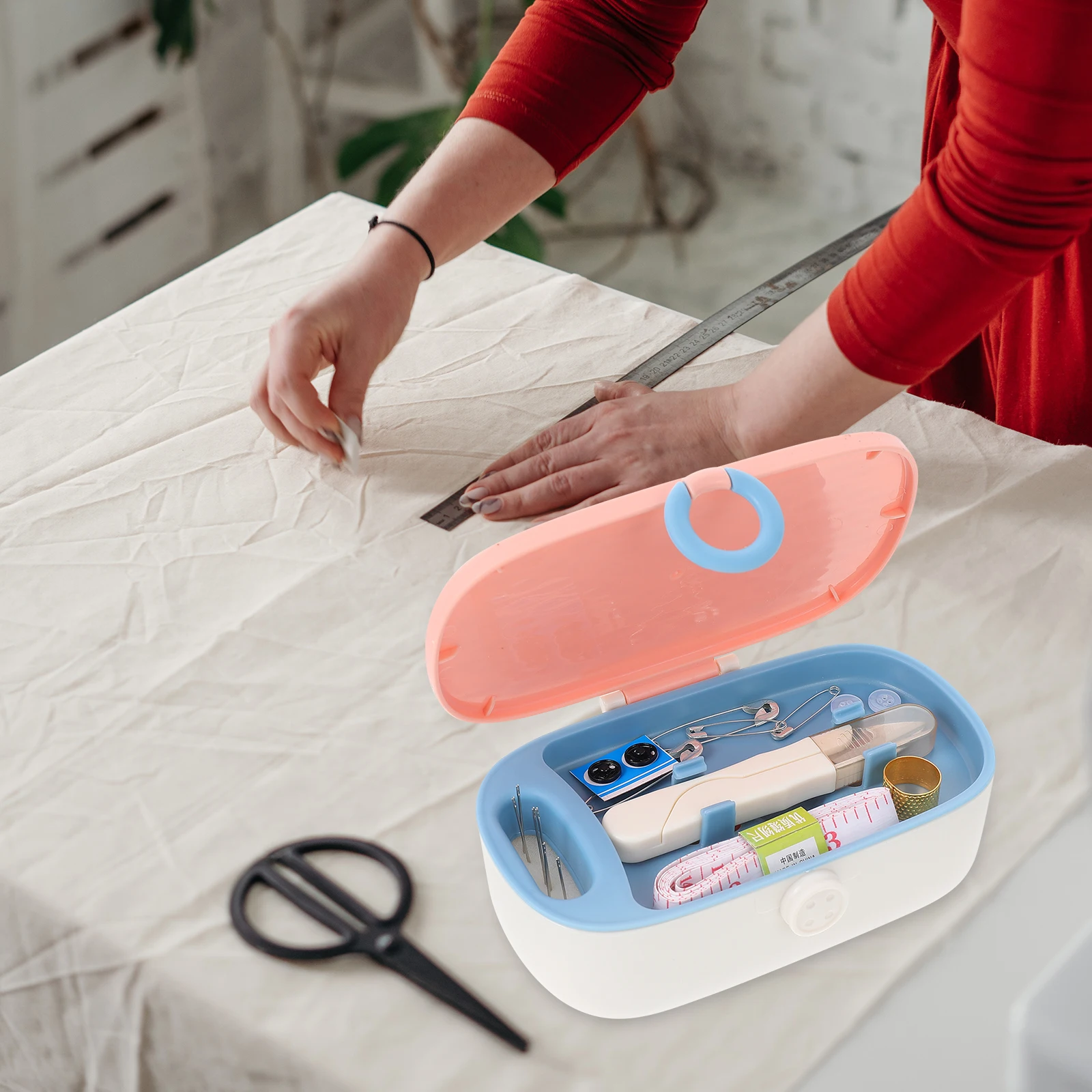 Sewing Storage Box H Stitching Supplies Basic Accessories Portable Needlework Tool Kit Dustproof Compact Lightweight
Sewing Storage Box H Stitching Supplies Basic Accessories Portable Needlework Tool Kit Dustproof Compact Lightweight
