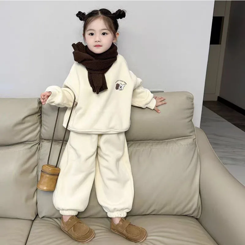 Girls Beige Fleece Thick Suits 2024 New Winter Fashion Hoodies Top and Trousers Two-piece Set Korean Simple Style Fashion Suits
Girls Beige Fleece Thick Suits 2024 New Winter Fashion Hoodies Top and Trousers Two-piece Set Korean Simple Style Fashion Suits