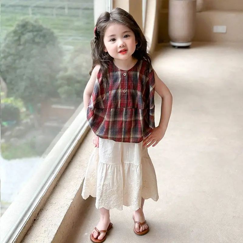 Girls Plaid Vest Summer New Cotton Sleeveless Top 2025 Summer Girls Thin Suit Wide Leg Pants Fashion
Girls Plaid Vest Summer New Cotton Sleeveless Top 2025 Summer Girls Thin Suit Wide Leg Pants Fashion