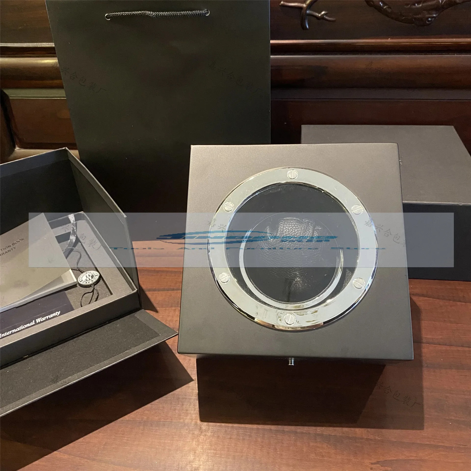 Высококачественная брендовая упаковочная коробка для часов HB Персонализированная круглая коробка для часов
Высококачественная брендовая упаковочная коробка для часов HB Персонализированная круглая коробка для часов