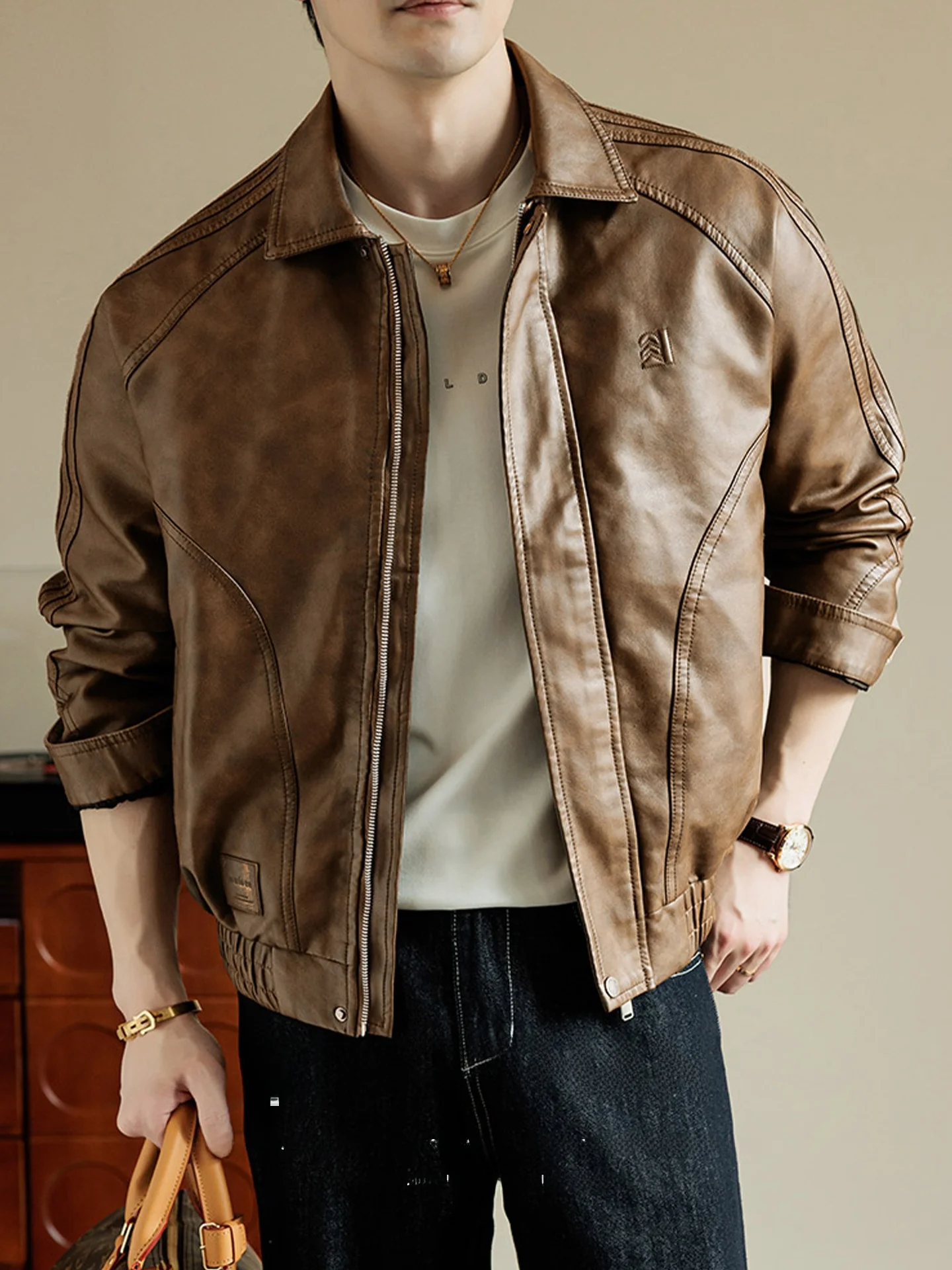 Casual Sle Men's PU Leather Jaet Stand Collar Windproof Water Repellent Faionable Autumn Winter Outerwear Coat
Casual Sle Men's PU Leather Jaet Stand Collar Windproof Water Repellent Faionable Autumn Winter Outerwear Coat