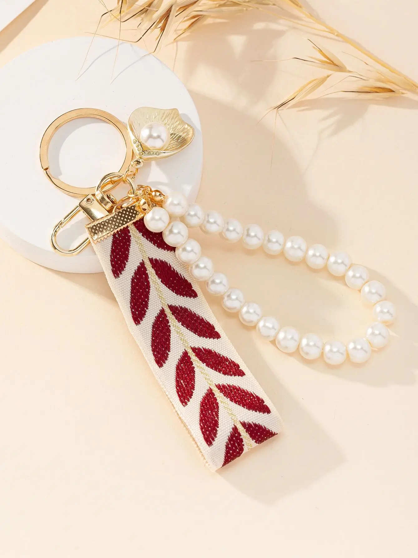 1pc Woven Ribbon With Faux Pearl Decor, Fashionable Gifts For Mother, Father, Graduation, And Teacher
1pc Woven Ribbon With Faux Pearl Decor, Fashionable Gifts For Mother, Father, Graduation, And Teacher