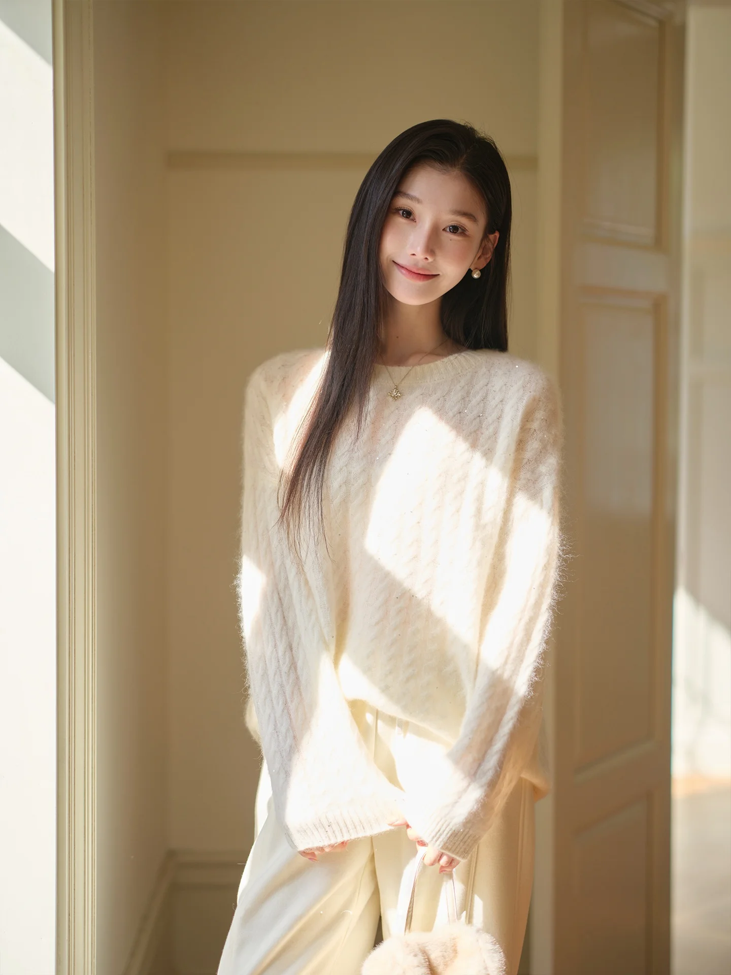 Roro eep Celeste Woolen Knit Sweater Glittering Soft Twist iny Sequins Casual Loose Fit Long Sve Winter Women's Fa...
Roro eep Celeste Woolen Knit Sweater Glittering Soft Twist iny Sequins Casual Loose Fit Long Sve Winter Women's Fa...