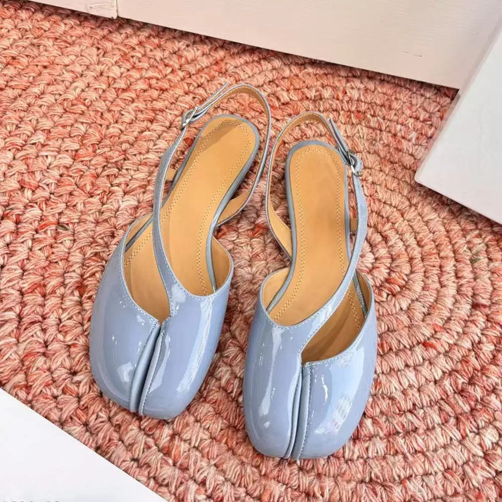 Knitted hollow out buckle with toe cap sandals, women's new retro round toe flat single shoes, Roman shoes
Knitted hollow out buckle with toe cap sandals, women's new retro round toe flat single shoes, Roman shoes