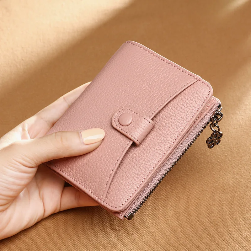 New Purse Women's Short Zipper Coin Purses Card Holder Two Folding fashion small purse PU Leather Female Purses
New Purse Women's Short Zipper Coin Purses Card Holder Two Folding fashion small purse PU Leather Female Purses