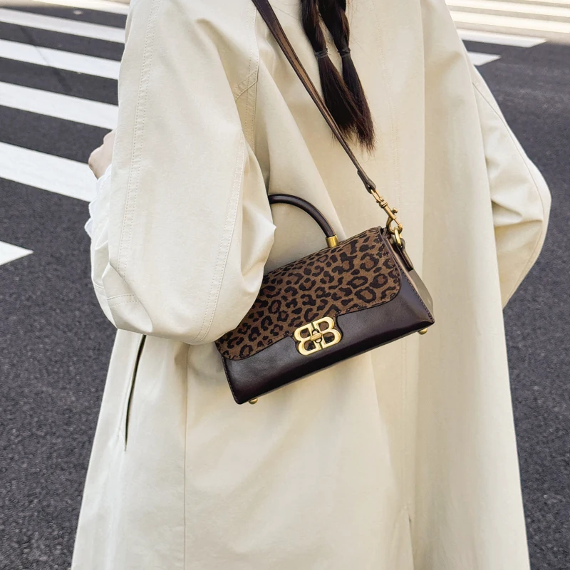 Women Curated Minimalist Crossbody Bag Rare Streamlined Design Luxe Full Grain Trim Beach Getaways Hikes Effortless Polished Use
Women Curated Minimalist Crossbody Bag Rare Streamlined Design Luxe Full Grain Trim Beach Getaways Hikes Effortless Polished Use