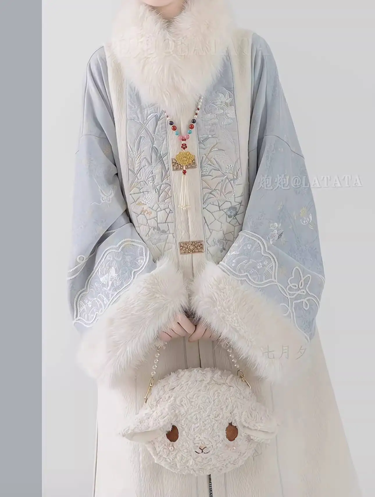 Women In Hanfu Ming Dynasty Style Thickened Stand Collar Shirt Jacket Horse Face Skirt Daily Costume Cosplay Halloween
Women In Hanfu Ming Dynasty Style Thickened Stand Collar Shirt Jacket Horse Face Skirt Daily Costume Cosplay Halloween