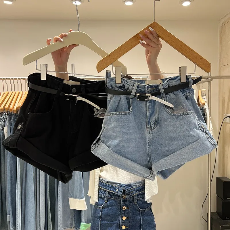 High Waist Cuffed Denim Shorts Women Summer plus Size Slimming Straight Leg Design Wide Leg A-Line Hot Pants
High Waist Cuffed Denim Shorts Women Summer plus Size Slimming Straight Leg Design Wide Leg A-Line Hot Pants