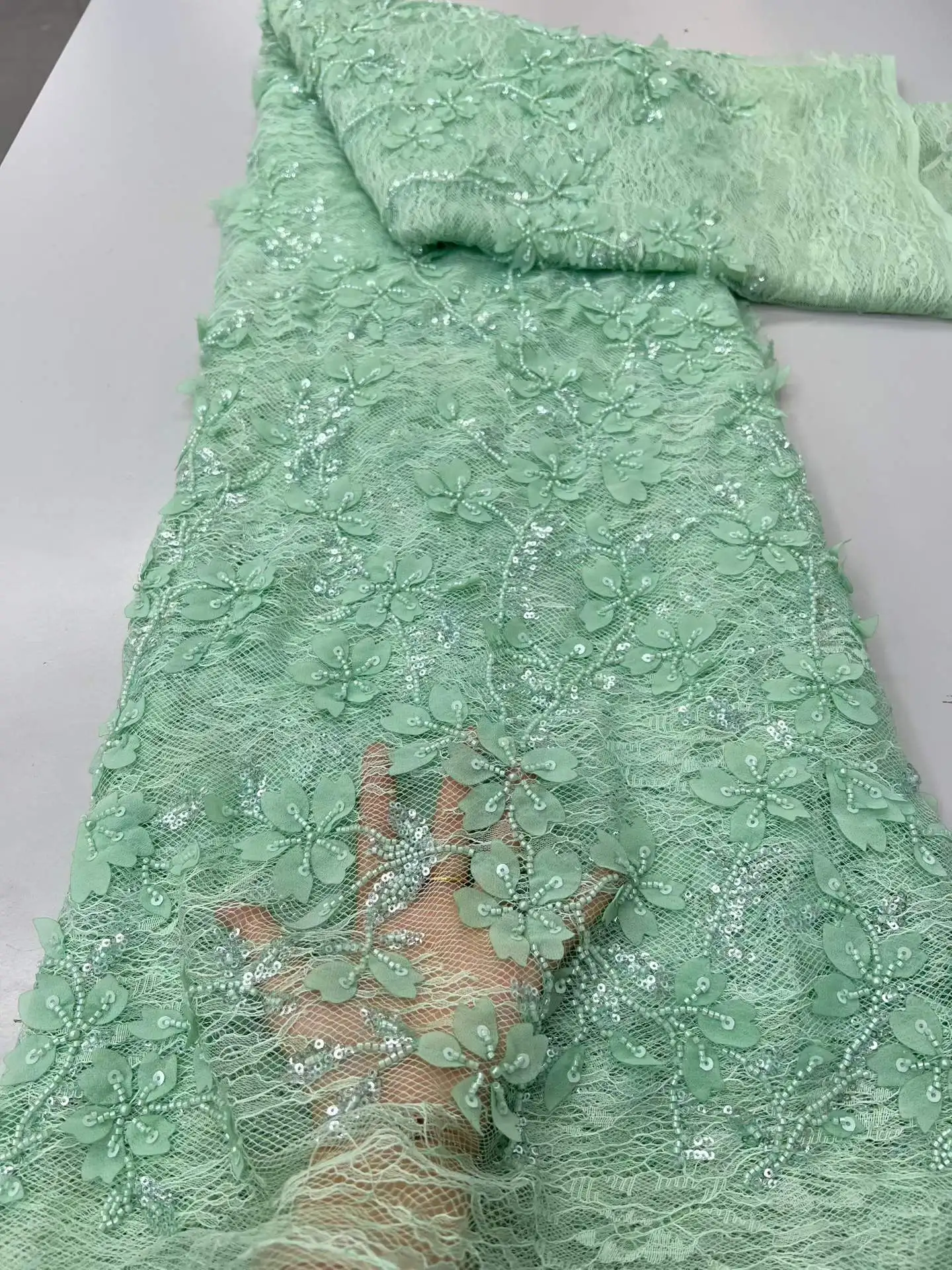 2026 Luxury French Mesh Embroidery Beaded Lace Fabric African Nigerian Sequins Lace Fabric For Wedding Dress Sewing Material
2026 Luxury French Mesh Embroidery Beaded Lace Fabric African Nigerian Sequins Lace Fabric For Wedding Dress Sewing Material