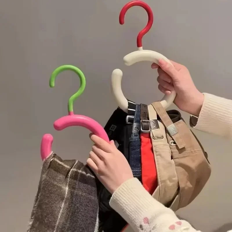 Hat Storage Clothes Hanger Invisible Luxury Multi-Function Hook Home Use Plastic Scarf Ties Hanger Nordic Sle Closet Cap Rack
Hat Storage Clothes Hanger Invisible Luxury Multi-Function Hook Home Use Plastic Scarf Ties Hanger Nordic Sle Closet Cap Rack