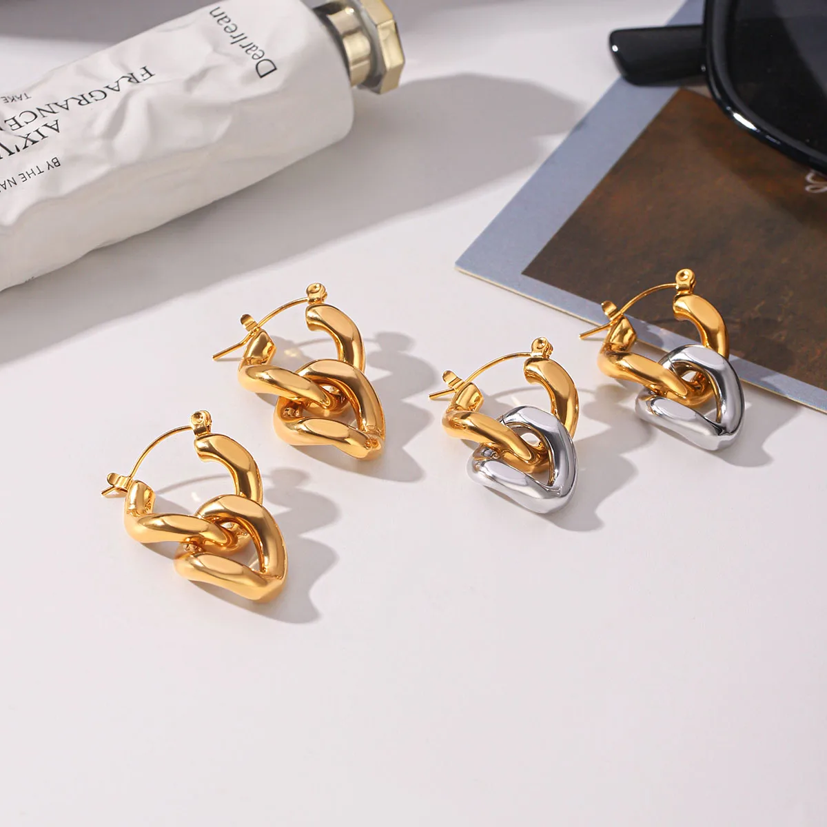 Chunky Two Tone Interlocking Hoop Earrings 18K Gold PVD Plated Stainless Steel For Women Hip Hop Daily Wear Birthday Gift
Chunky Two Tone Interlocking Hoop Earrings 18K Gold PVD Plated Stainless Steel For Women Hip Hop Daily Wear Birthday Gift