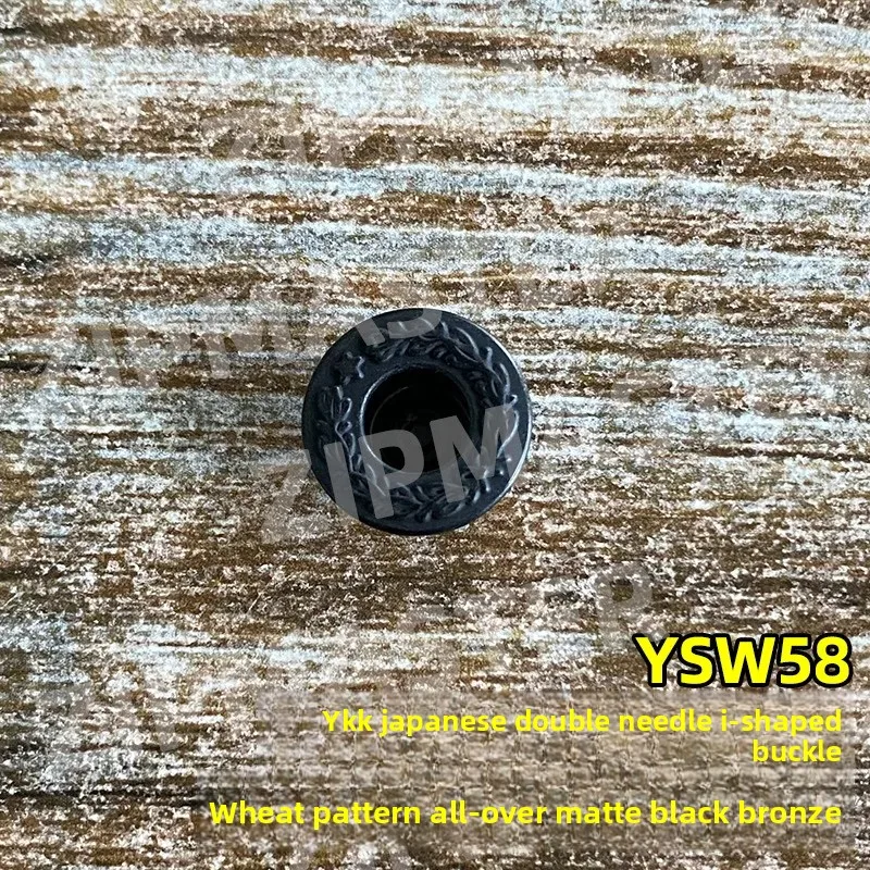 Customized YKK Japanese Double-needle I-shaped Buckle, Wheat Ear Pattern, Matte Black Bronze Throughout The Body, With All-black
Customized YKK Japanese Double-needle I-shaped Buckle, Wheat Ear Pattern, Matte Black Bronze Throughout The Body, With All-black