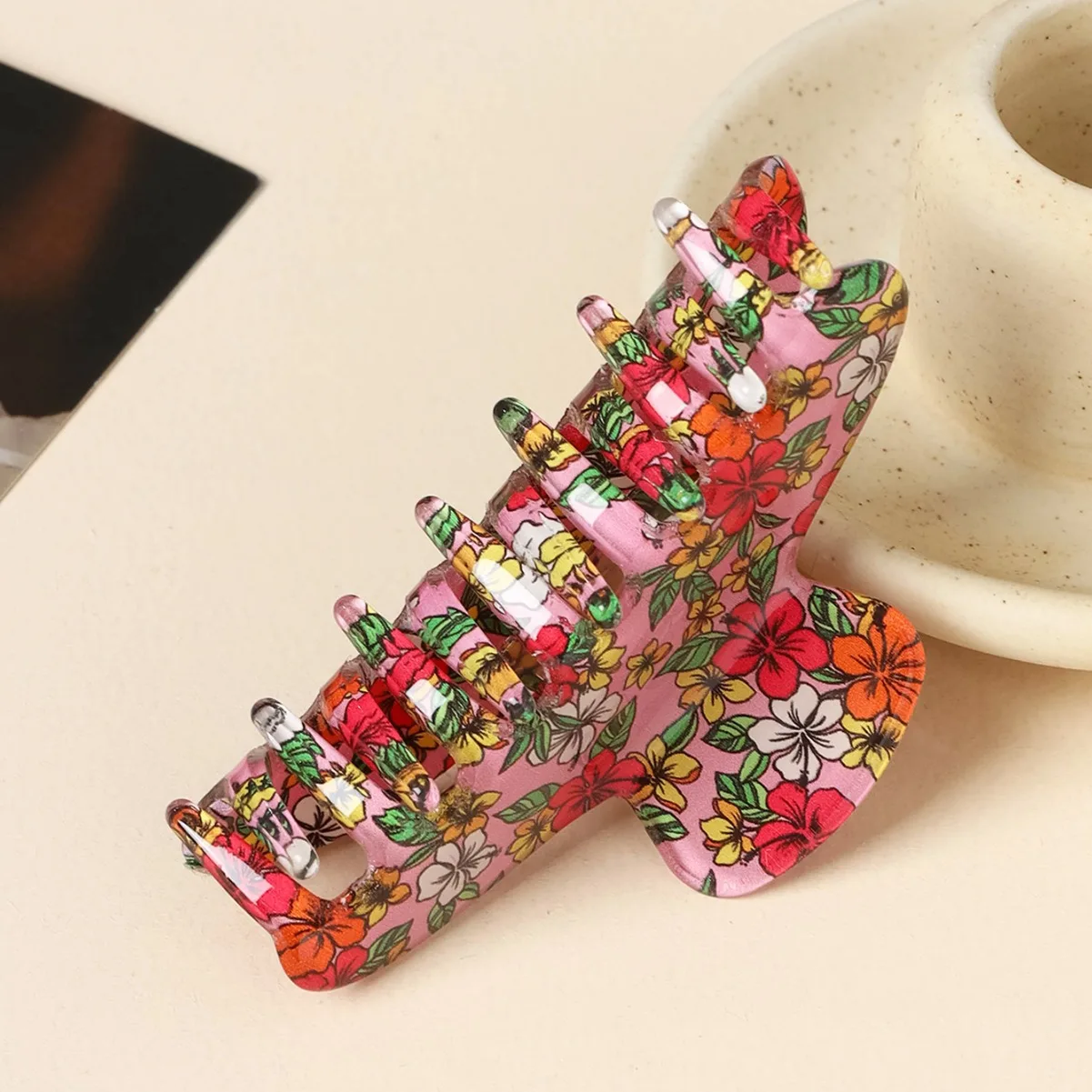 Refreshing World Floral Print Hair Claw Cool in Summer Acrylic Hair Claw Clips Shark Hair Accessories for Women Girls
Refreshing World Floral Print Hair Claw Cool in Summer Acrylic Hair Claw Clips Shark Hair Accessories for Women Girls