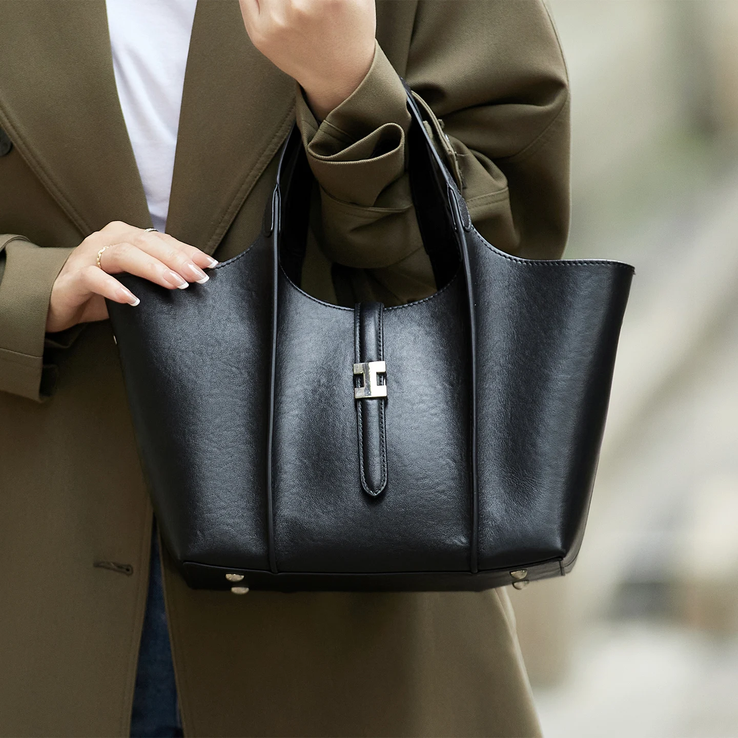 Very Limited Luxurious Women Leather Handbag New First Cow Leather Winter Top Handle Cow Bag Handmade Shoulder Bag Girl #SC2173
Very Limited Luxurious Women Leather Handbag New First Cow Leather Winter Top Handle Cow Bag Handmade Shoulder Bag Girl #SC2173