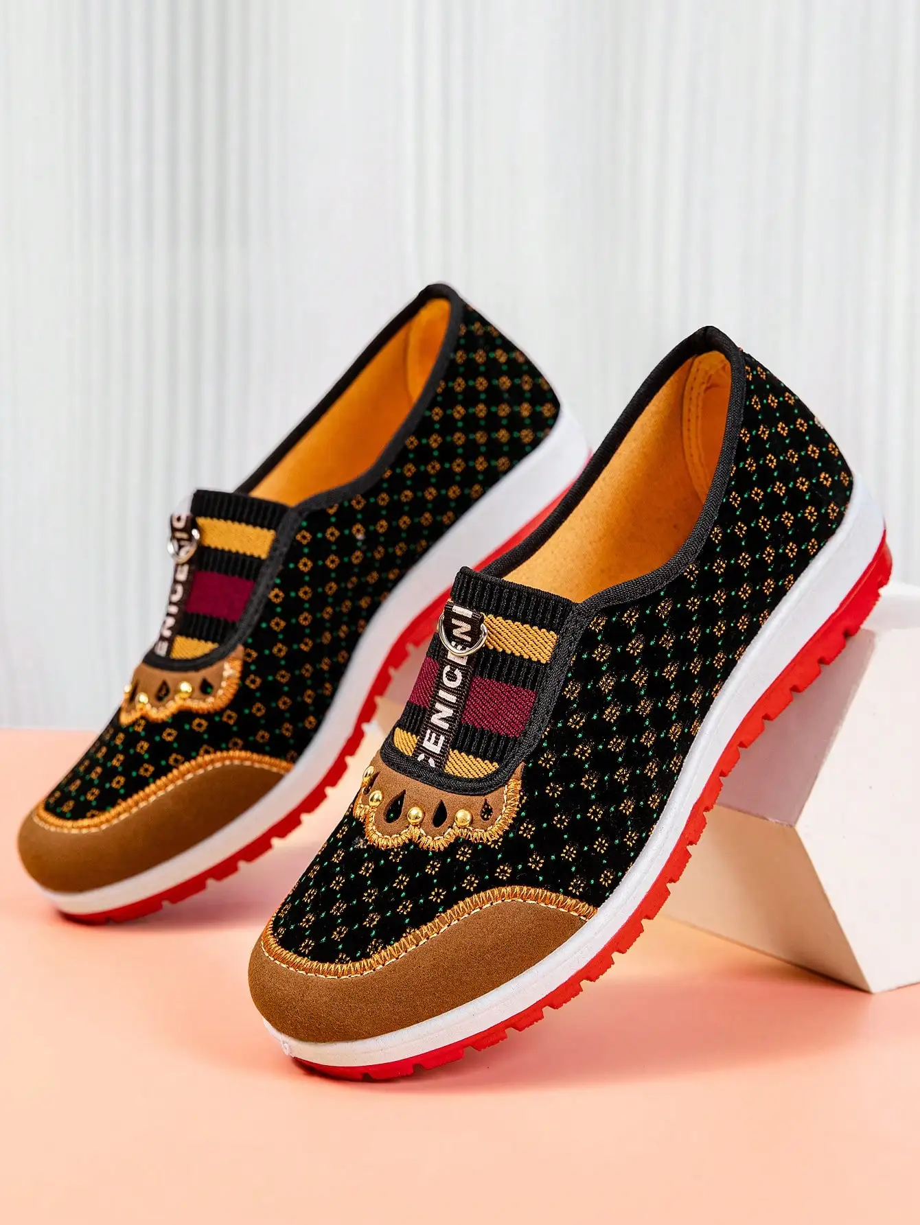 Breathable Soft Bottom Low Top Slip On Loafers Lightweight Flat Casual Footwear For Women
Breathable Soft Bottom Low Top Slip On Loafers Lightweight Flat Casual Footwear For Women