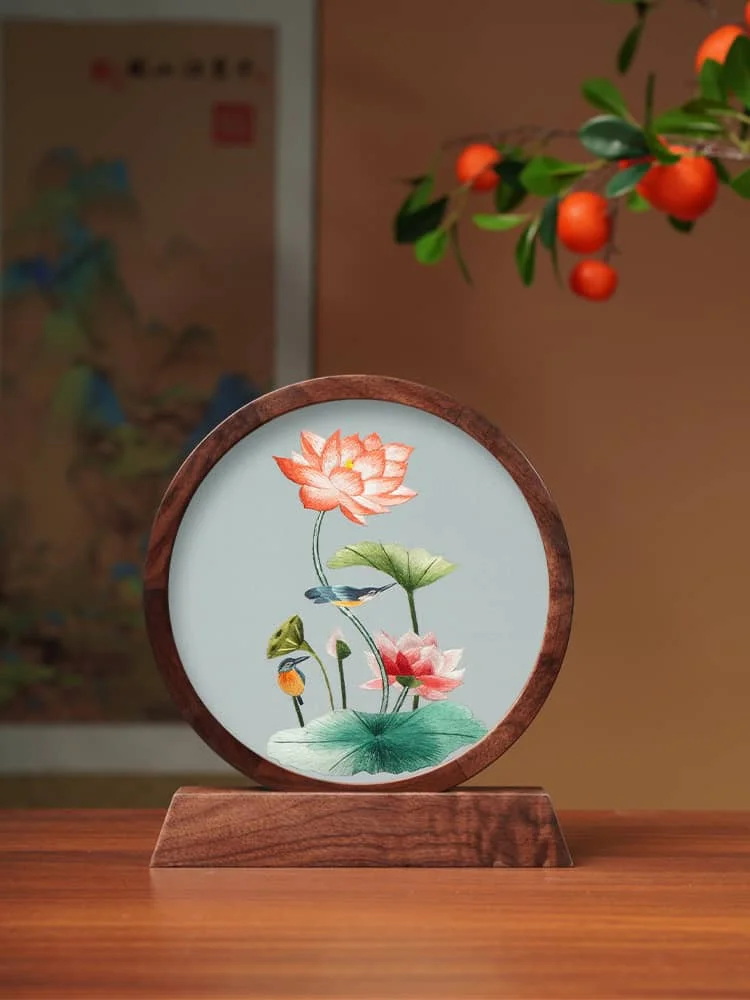BENDICION Walnut Wood Embroidery Ornament, Study Living Room Decorations,Handmade Craft,Chinese Culture,Special Gifts For Friend
BENDICION Walnut Wood Embroidery Ornament, Study Living Room Decorations,Handmade Craft,Chinese Culture,Special Gifts For Friend