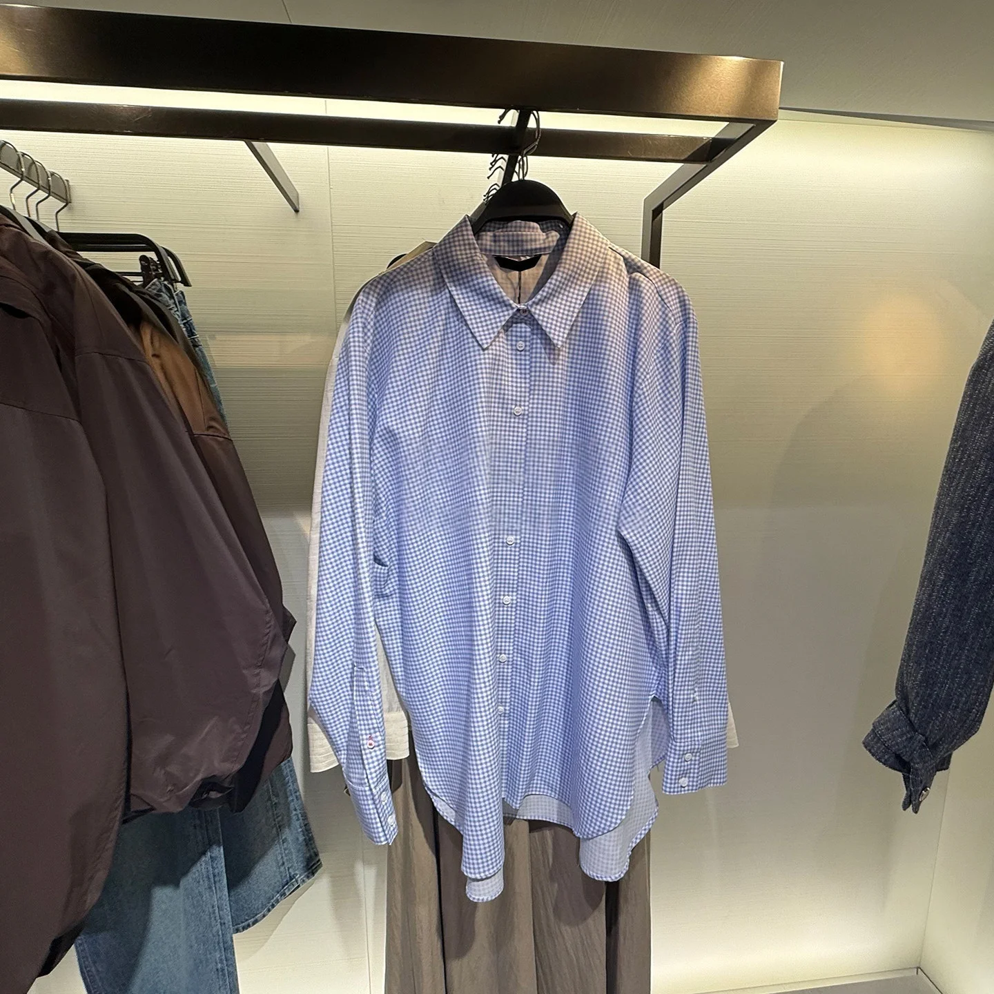 2026 new women's fashion casual versatile basic style long sleeved lapel single row button checkered shirt top
2026 new women's fashion casual versatile basic style long sleeved lapel single row button checkered shirt top