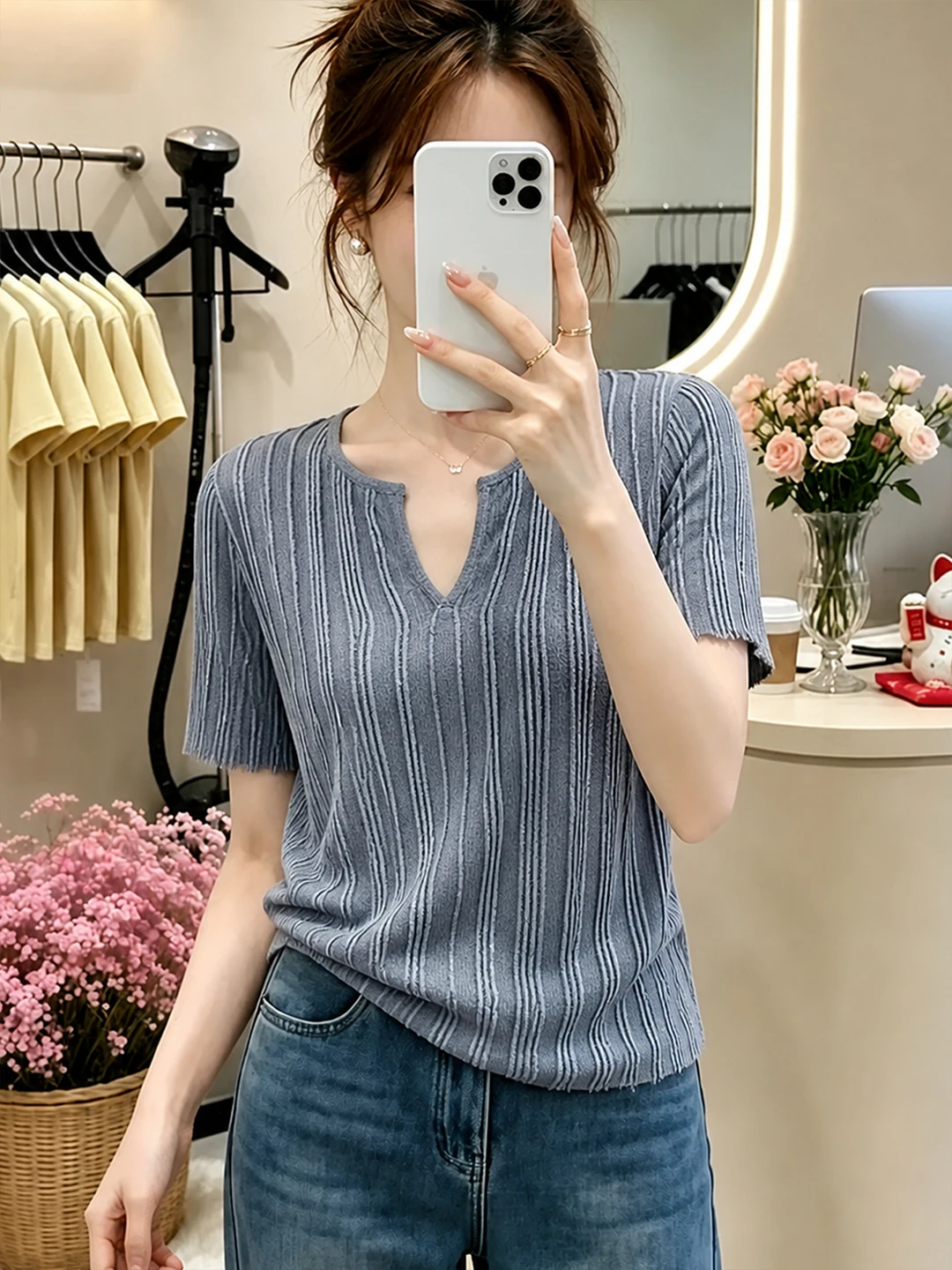 Minimalist Casual Short Sleeve Knitwear Summer Commute Slimming Top Versatile Basic Style Korean Fashion Straight Cut Silk
Minimalist Casual Short Sleeve Knitwear Summer Commute Slimming Top Versatile Basic Style Korean Fashion Straight Cut Silk