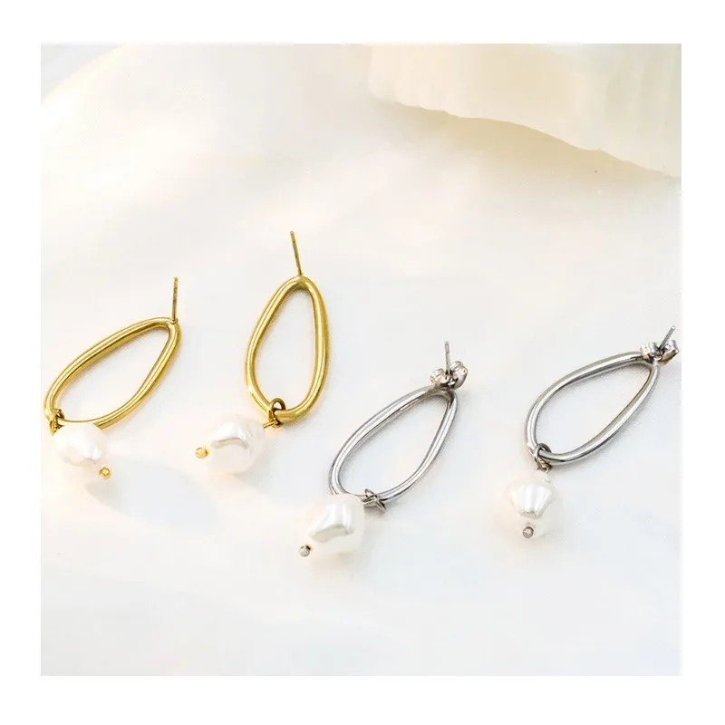 Internet Celebrities with Geometric Metal Pearl Stud Earrings Women's Fashion Simple Pearl Pendant Earrings High Sense
Internet Celebrities with Geometric Metal Pearl Stud Earrings Women's Fashion Simple Pearl Pendant Earrings High Sense