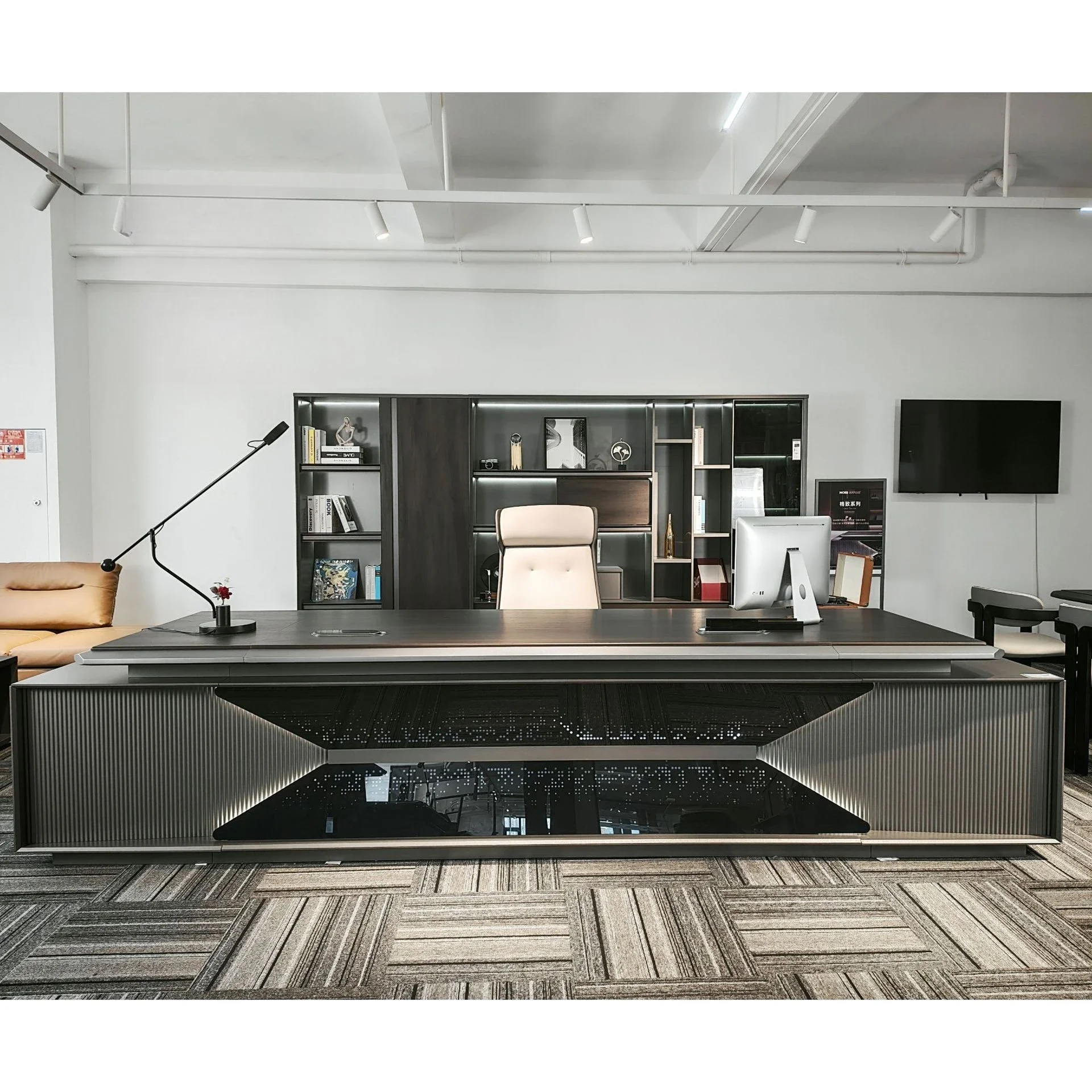 b7- Chairperson and President Taipan Desk Office Boss Desk Simple Modern Leadership Lig Luxury Premium Desk
b7- Chairperson and President Taipan Desk Office Boss Desk Simple Modern Leadership Lig Luxury Premium Desk