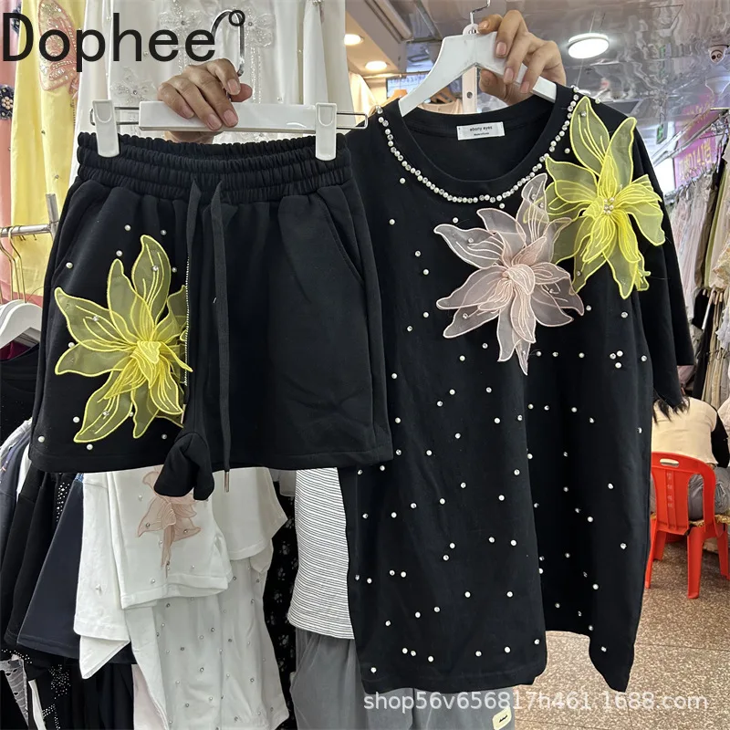 Three-dimensional Flowers Diamonds Women Two-piece Set O-neck Loose Short Sleeve T-shirt Top + Elastic Waist Wide Leg Shorts
Three-dimensional Flowers Diamonds Women Two-piece Set O-neck Loose Short Sleeve T-shirt Top + Elastic Waist Wide Leg Shorts