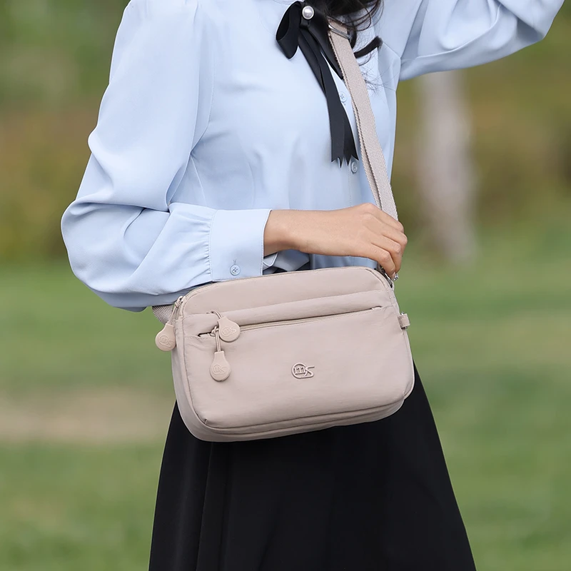 Waterproof Nylon Crossbody Bag Women's Casual Versatile Single oulder Mobile Phone Bag Small Bag Soft Polyester Zipp...
Waterproof Nylon Crossbody Bag Women's Casual Versatile Single oulder Mobile Phone Bag Small Bag Soft Polyester Zipp...