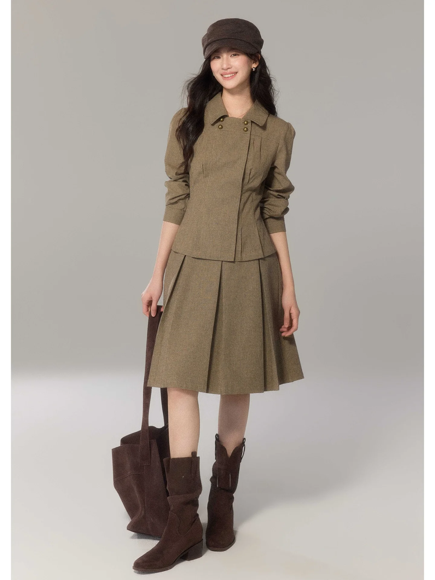 Ретро-комплект: женская рубашка в клетку с воротником Питер Пэн и юбка на двух пуговицах, удобный дышащий комплект из смесового хлопка для повседневной носки
Ретро-комплект: женская рубашка в клетку с воротником Питер Пэн и юбка на двух пуговицах, удобный дышащий комплект из смесового хлопка для повседневной носки