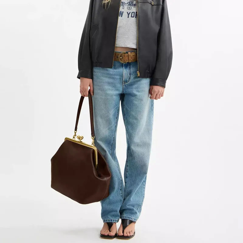 Новейшая вместительная женская сумка-клатч, роскошная элегантная сумка-тоут, модная женская сумка, дизайнерская сумка через плечо.
Новейшая вместительная женская сумка-клатч, роскошная элегантная сумка-тоут, модная женская сумка, дизайнерская сумка через плечо.