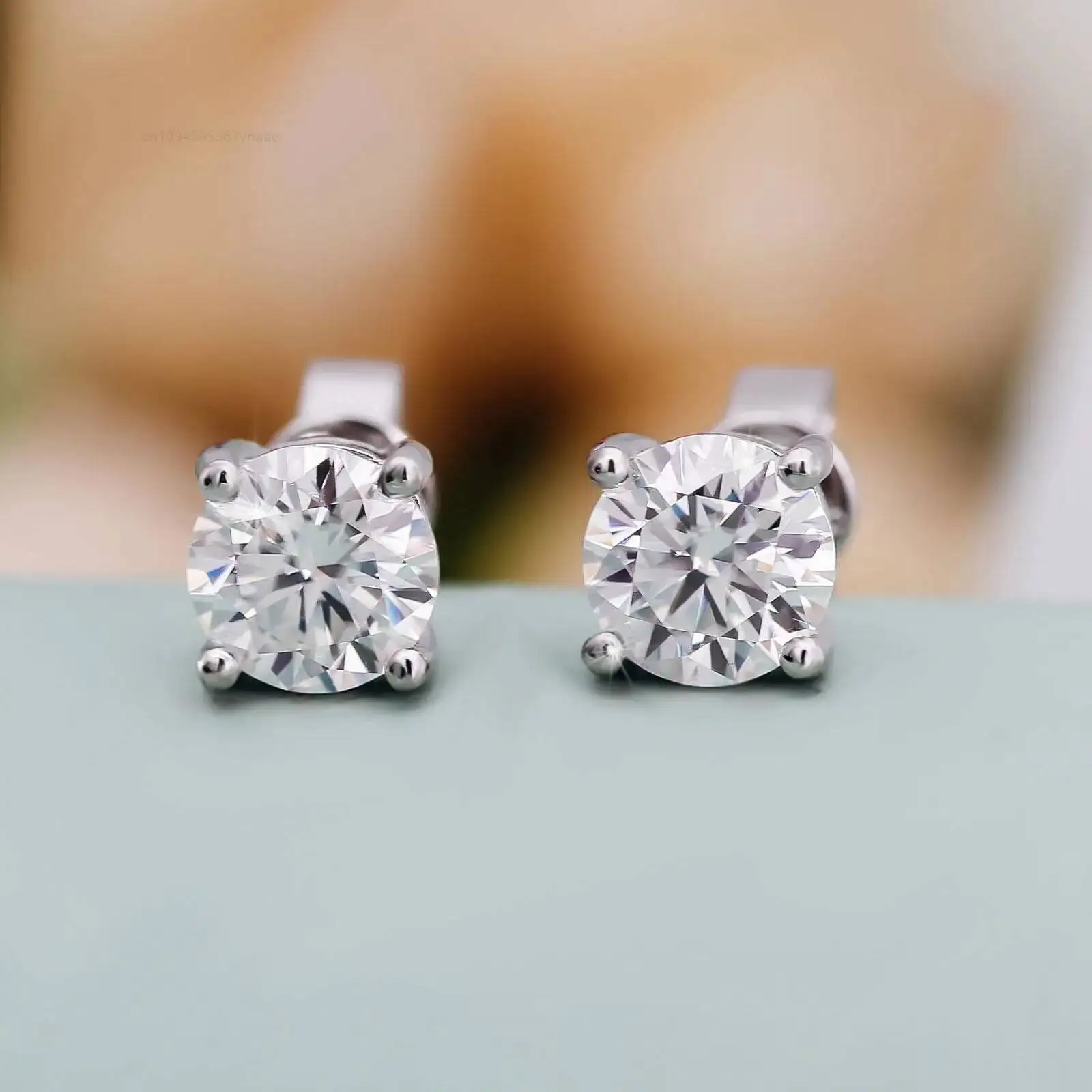 1CT Moissanite Earrings S925 Sterling Silver18K White Gold Plated 6.5mm D VVS Moissanite Stud Earrings for Her Special Day
1CT Moissanite Earrings S925 Sterling Silver18K White Gold Plated 6.5mm D VVS Moissanite Stud Earrings for Her Special Day
