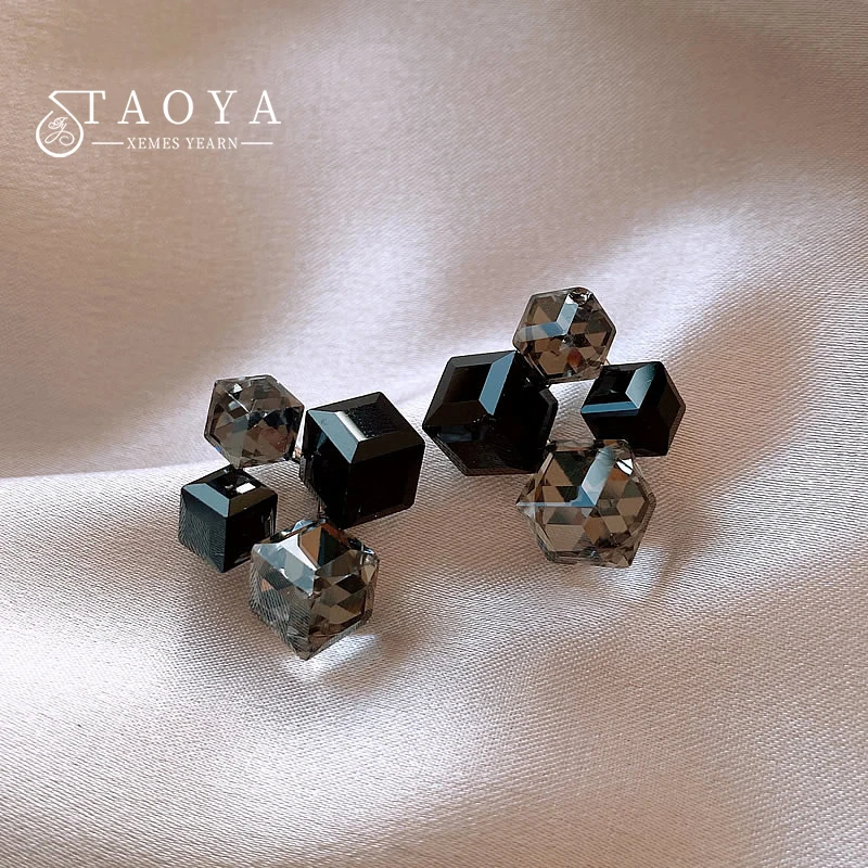 2025 New Design Black Zircon Square Splice Earrings for Korean Fashion Jewelry Party Women's Unusual Accessories For Girls Ear
2025 New Design Black Zircon Square Splice Earrings for Korean Fashion Jewelry Party Women's Unusual Accessories For Girls Ear