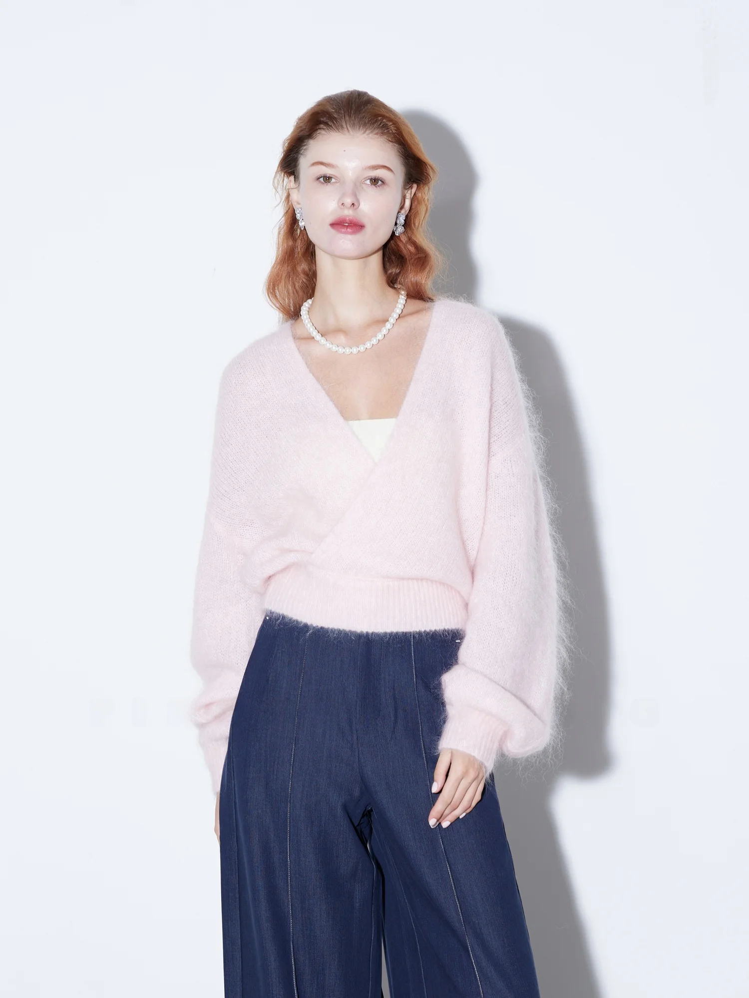 Свитер Finocci Cloud Soft из ультралегкой шерстяной смеси с V-образным вырезом, теплый, повседневный, с длинными рукавами, женский трикотаж
Свитер Finocci Cloud Soft из ультралегкой шерстяной смеси с V-образным вырезом, теплый, повседневный, с длинными рукавами, женский трикотаж