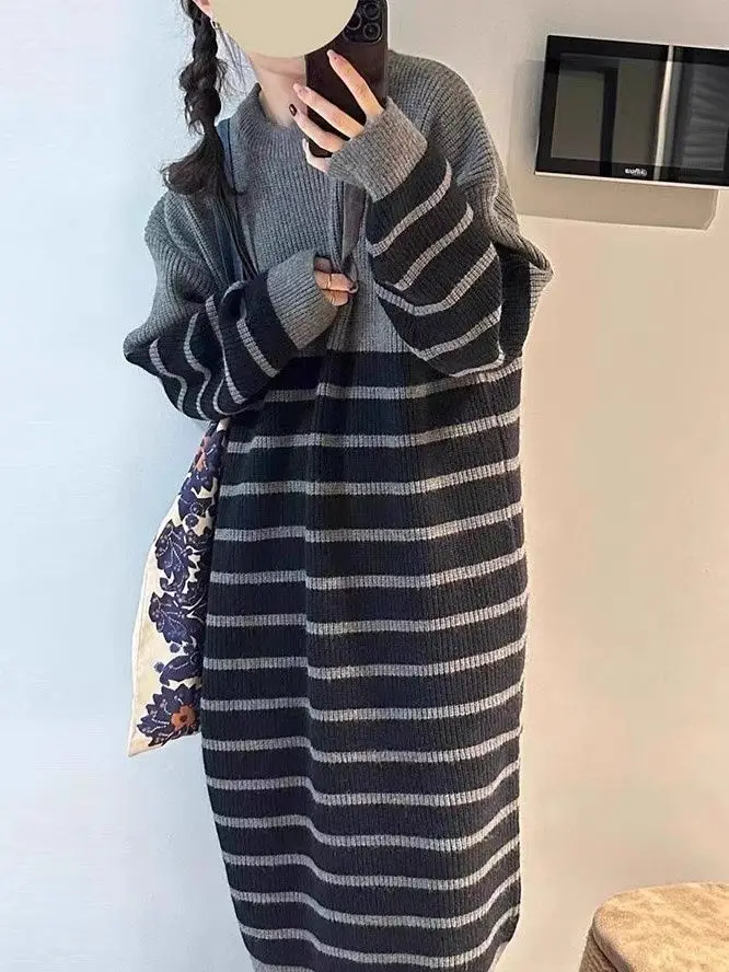 Japanese Retro Round Neck Striped Knitted Skirt Women Autumn Winter New Mid-length Loose Casual Thick Sweater Dress
Japanese Retro Round Neck Striped Knitted Skirt Women Autumn Winter New Mid-length Loose Casual Thick Sweater Dress