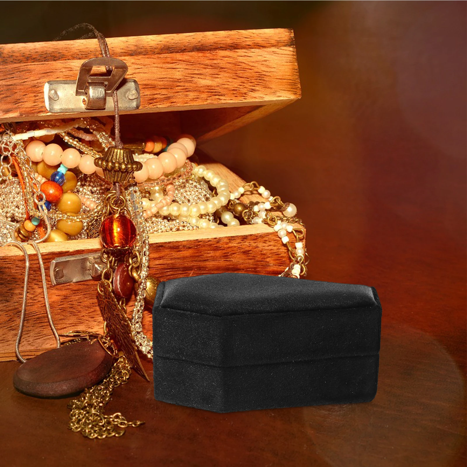 1PC Halloween Coffin Shape Velvet Jewelry Storage Box for Necklace Earrings Black Red Color Gift Packaging Case
1PC Halloween Coffin Shape Velvet Jewelry Storage Box for Necklace Earrings Black Red Color Gift Packaging Case