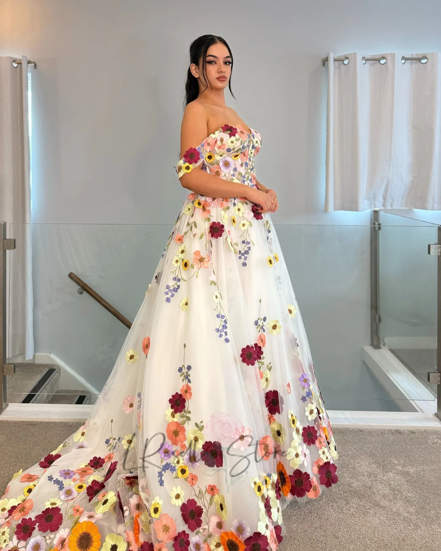 LRosella 3D Flowers Sweetheart Neckline Off the Shoulder Court Train Backless 2025 Bridal Gown Customized A-line Wedding Dress
LRosella 3D Flowers Sweetheart Neckline Off the Shoulder Court Train Backless 2025 Bridal Gown Customized A-line Wedding Dress
