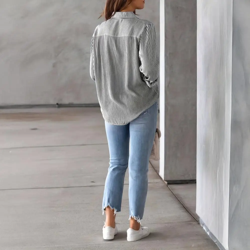 Classic Striped Long Sleeved Blouse Single-breasted Patchwork Stripe Shirts for Women Thin Loose Retro Chic Tops Streatwear
Classic Striped Long Sleeved Blouse Single-breasted Patchwork Stripe Shirts for Women Thin Loose Retro Chic Tops Streatwear