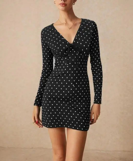 Retro Floral Dress with Female Niche Design, V-Neck Lace Up Short Black Polka Dot Skirt
Retro Floral Dress with Female Niche Design, V-Neck Lace Up Short Black Polka Dot Skirt