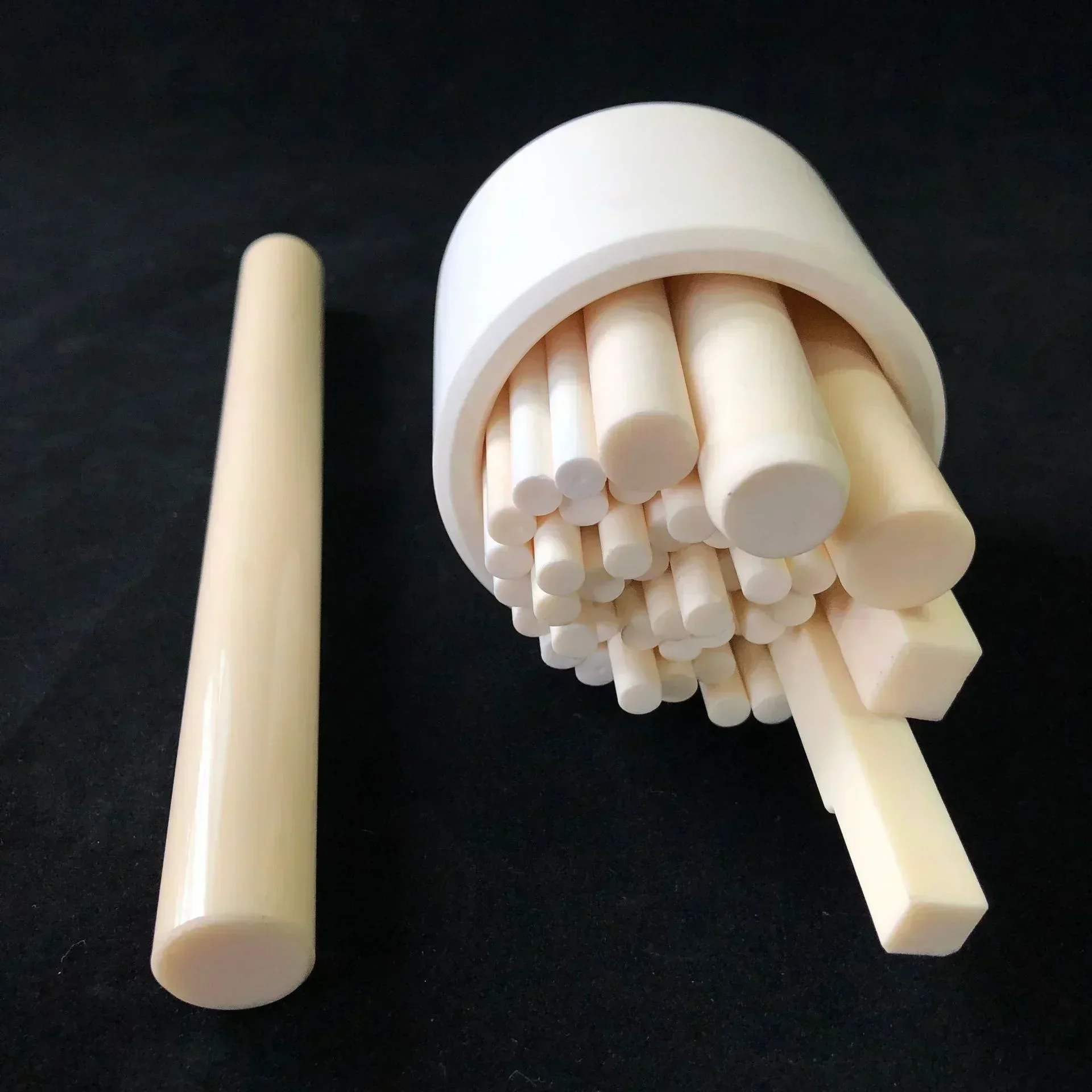 Alumina Ceramic Rod 20mm Diameter X 1000mm Length round Solid Insulation High Temperature Resistant Rod for Industrial Use
Alumina Ceramic Rod 20mm Diameter X 1000mm Length round Solid Insulation High Temperature Resistant Rod for Industrial Use