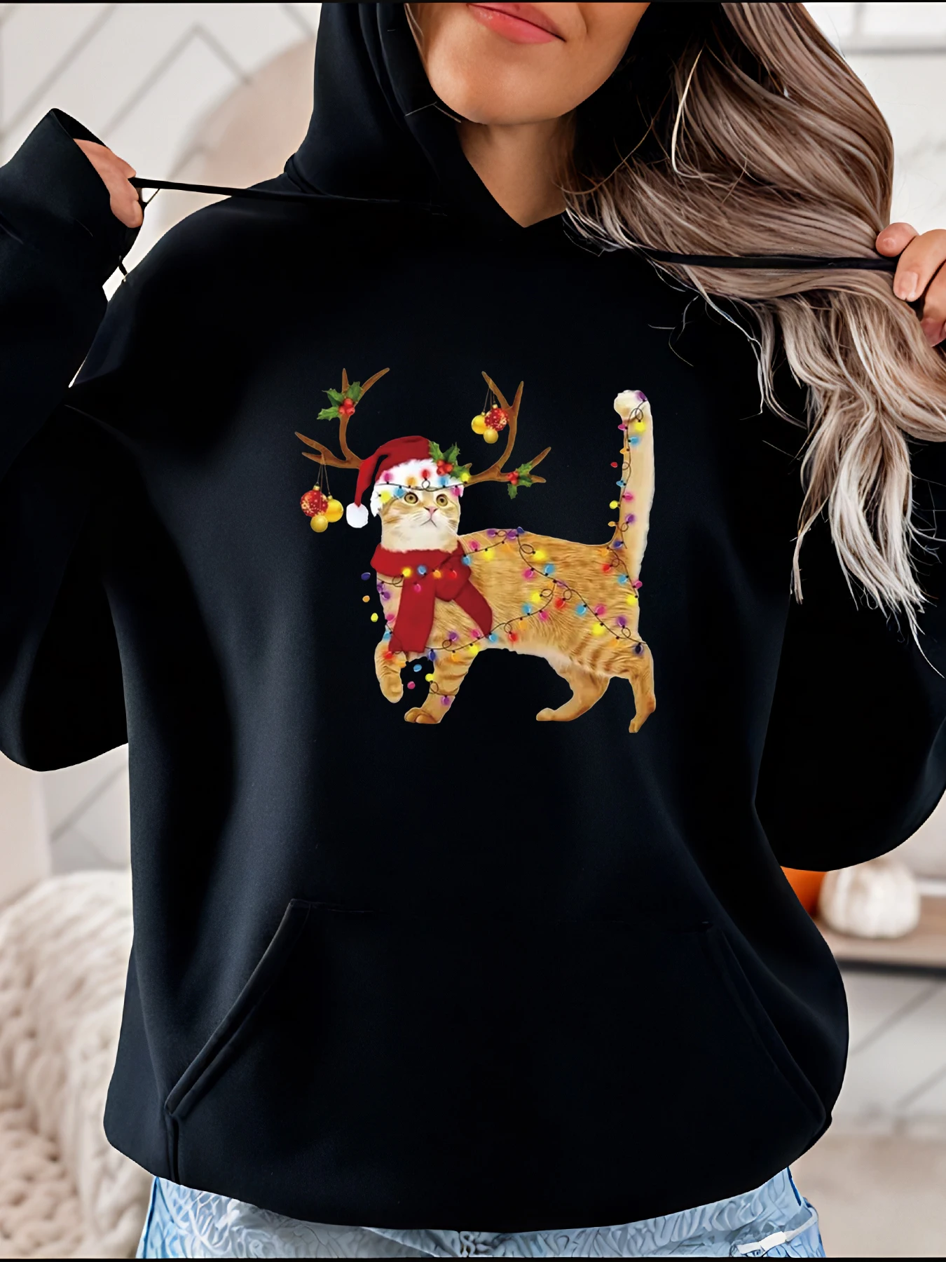 Рождественская толстовка с принтом кота, повседневный праздничный дизайн с оленьими рогами и огнями для женской праздничной одежды
Рождественская толстовка с принтом кота, повседневный праздничный дизайн с оленьими рогами и огнями для женской праздничной одежды