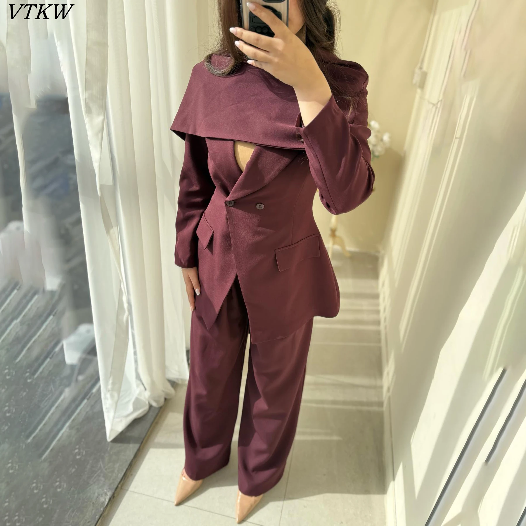 VTKW New Arrival Women Burgundy Black Shawl Collar Cutout Blazer Wide Leg Pants Set Double Breasted Waist Cinched Office Casual
VTKW New Arrival Women Burgundy Black Shawl Collar Cutout Blazer Wide Leg Pants Set Double Breasted Waist Cinched Office Casual