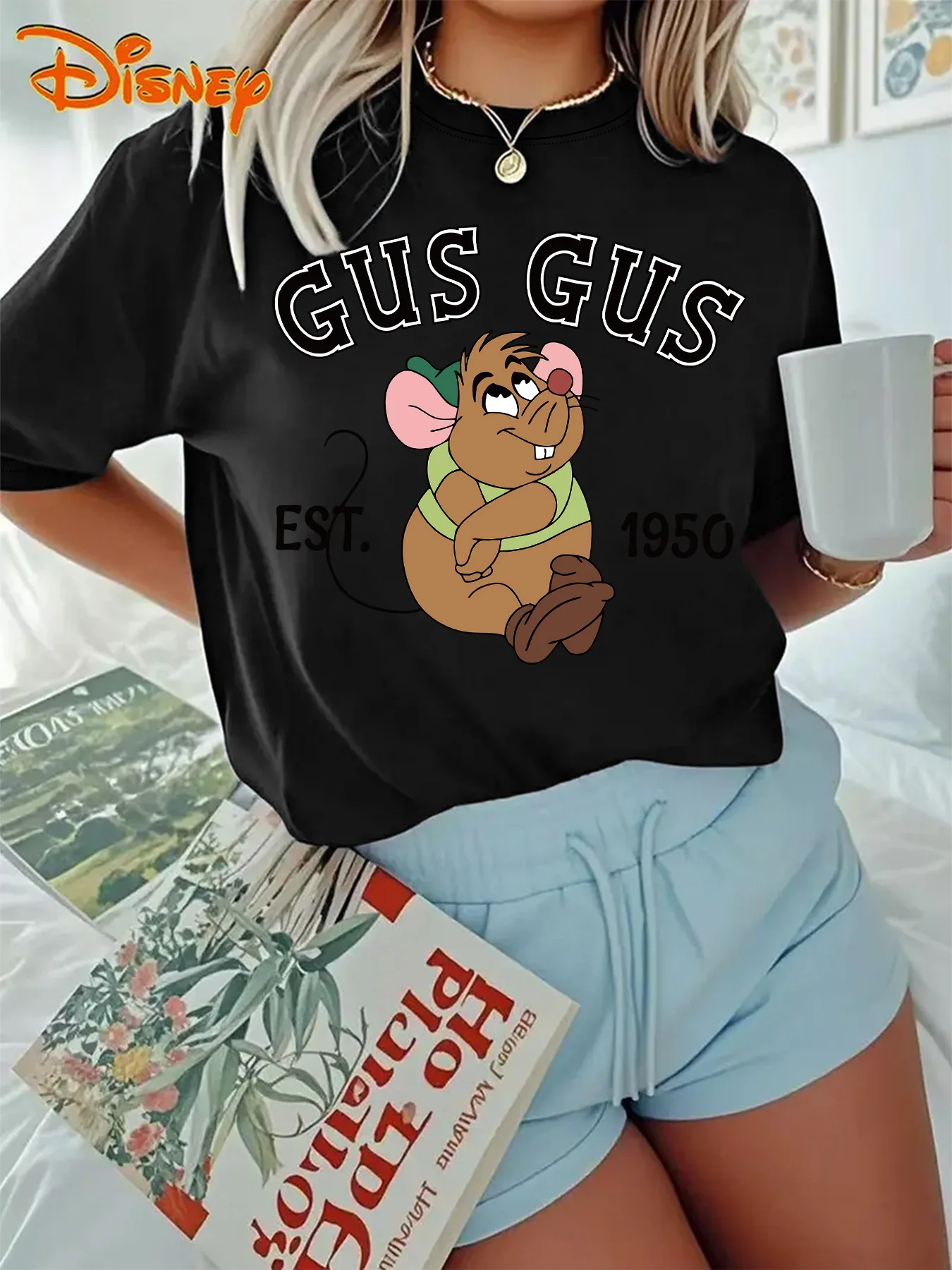 Женская футболка Disney Gus Gus 1950 с ретро-узором - милый мультяшный дизайн с мышкой, круглый вырез, короткий рукав, повседневная летняя
Женская футболка Disney Gus Gus 1950 с ретро-узором - милый мультяшный дизайн с мышкой, круглый вырез, короткий рукав, повседневная летняя