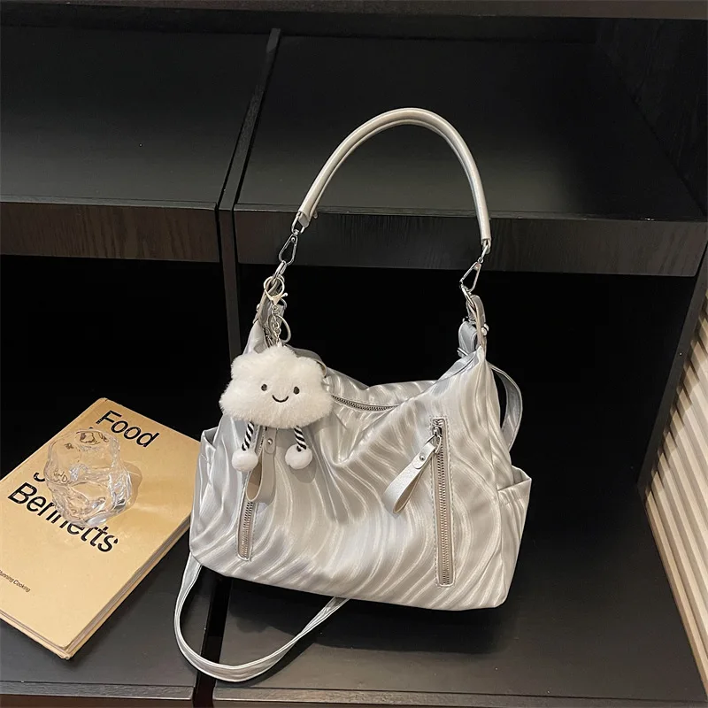 New Spring Korean Style Fashion Crossbody Bags for Women Trendy Simple Shoulder Bags Fashionable and Versatile Commuting Bag
New Spring Korean Style Fashion Crossbody Bags for Women Trendy Simple Shoulder Bags Fashionable and Versatile Commuting Bag