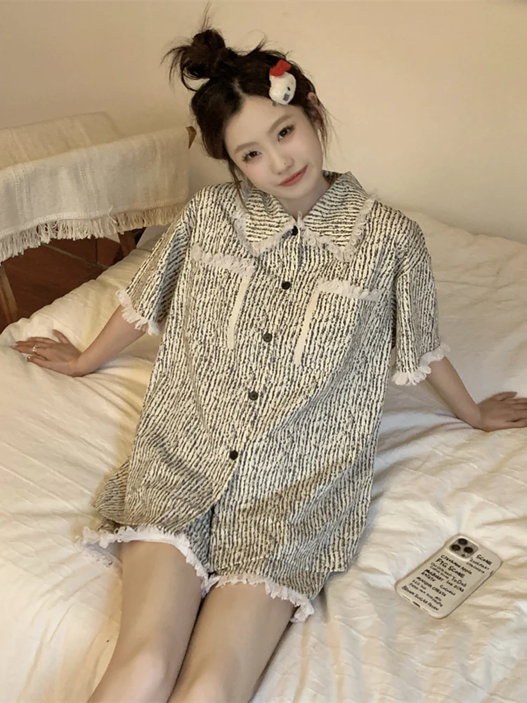 Elegant Retro Short Sleeve Sleepwear Women's Summer 2025 New Stripe Tassel Casual Home Clothes Set Comfortable Loose Fit
Elegant Retro Short Sleeve Sleepwear Women's Summer 2025 New Stripe Tassel Casual Home Clothes Set Comfortable Loose Fit