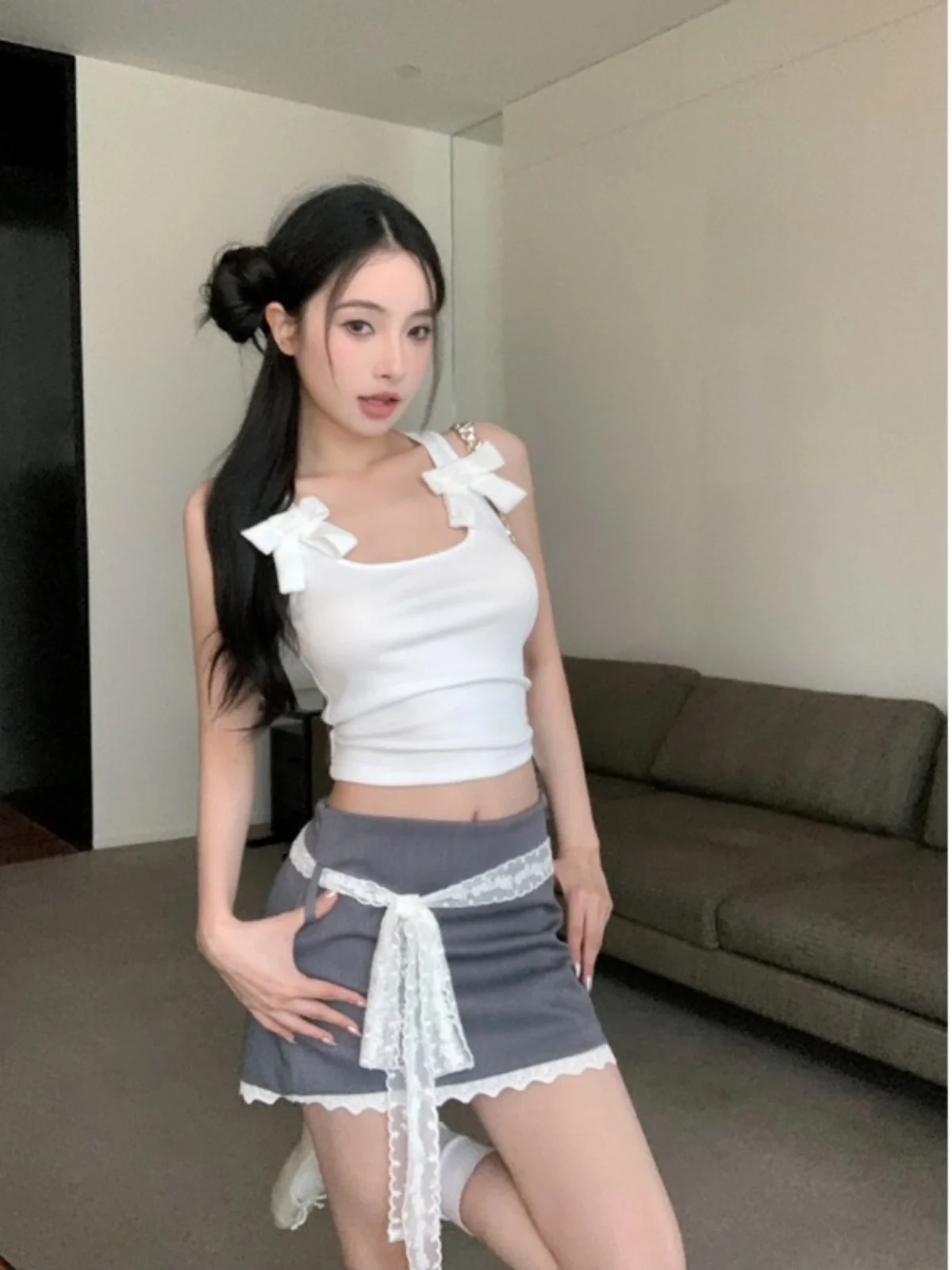 Белый укороченный топ на бретельках для женщин, летний облегающий топ-майка, модный комплект из полиэстера
Белый укороченный топ на бретельках для женщин, летний облегающий топ-майка, модный комплект из полиэстера